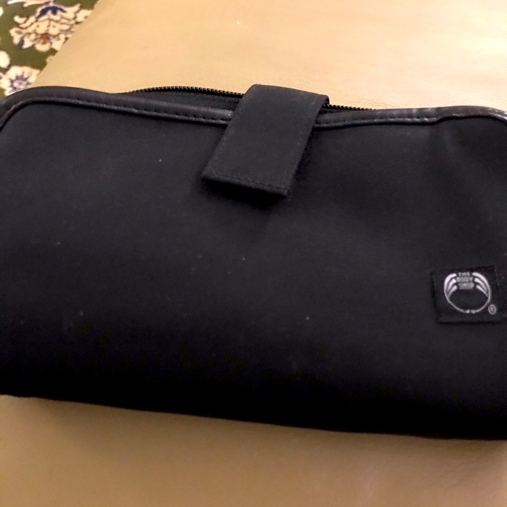 Vintage! Never used! The Body Shop Cosmetic Bag with brushes